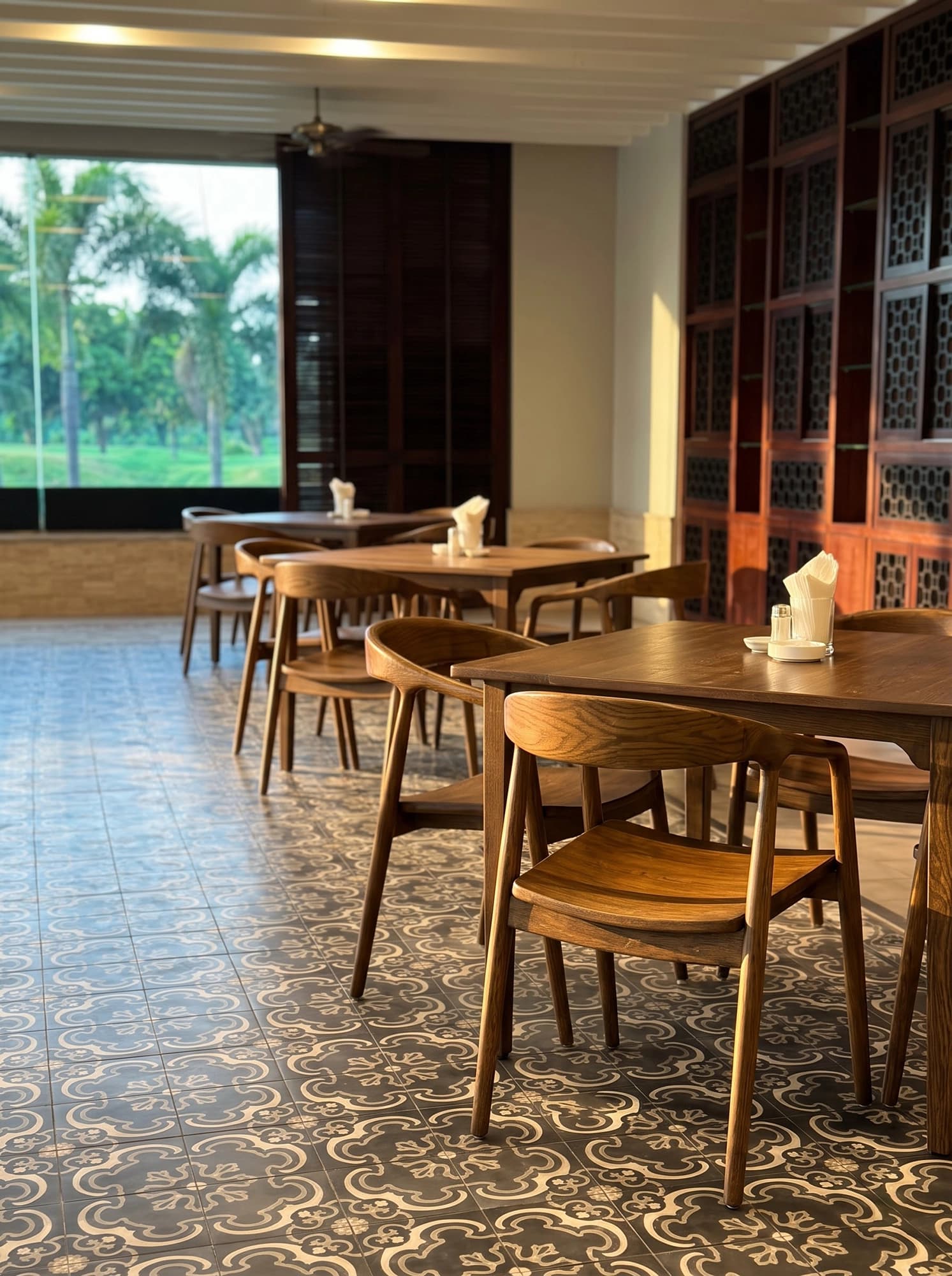 STARHOUSE LOUNGE, JEONGSAN VINA CO., LTD. - Cu Lao Hamlet, Dai Phuoc Commune, Dong Nai City, Vietnam — 2